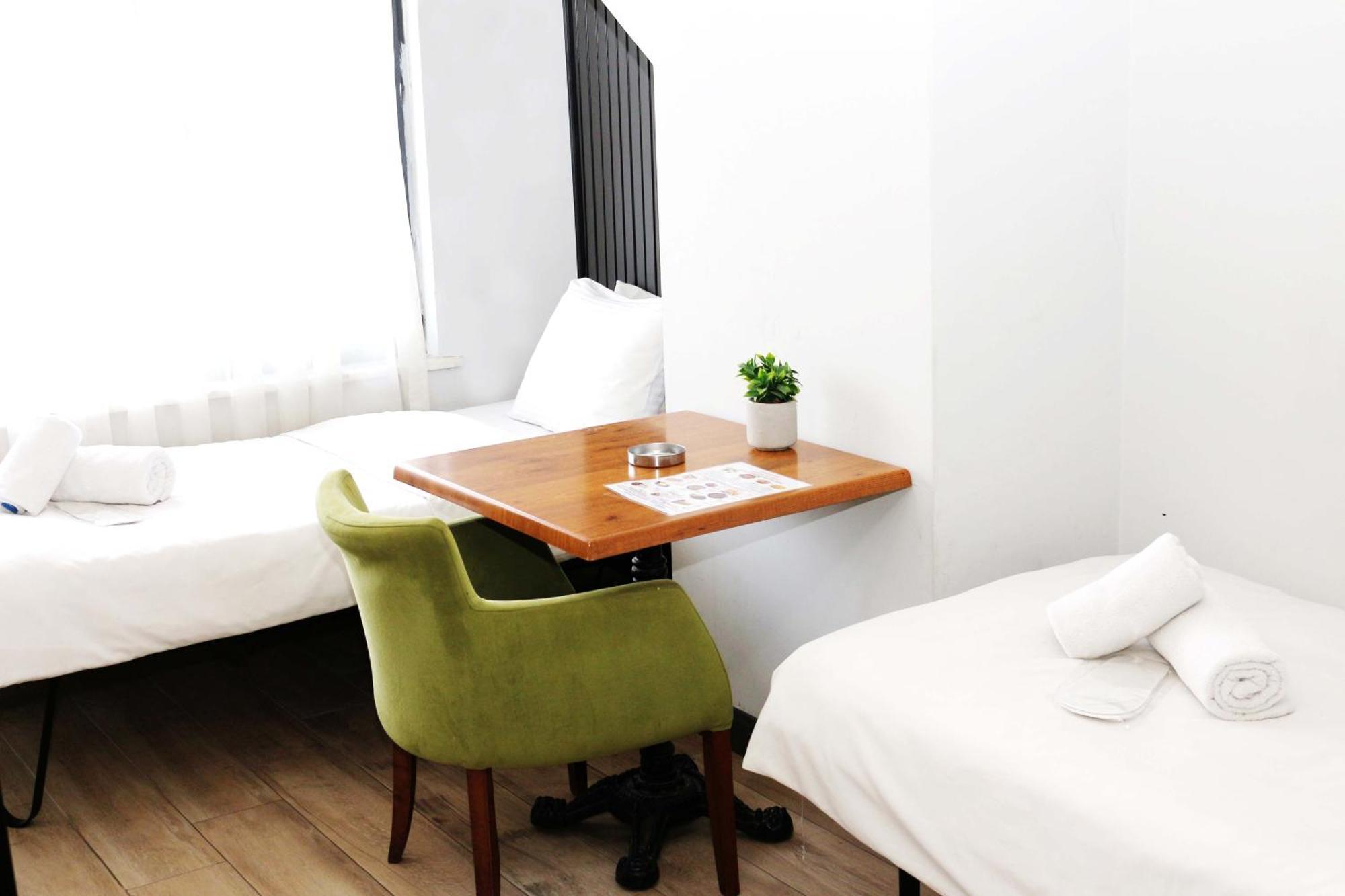 Hotel Biglife