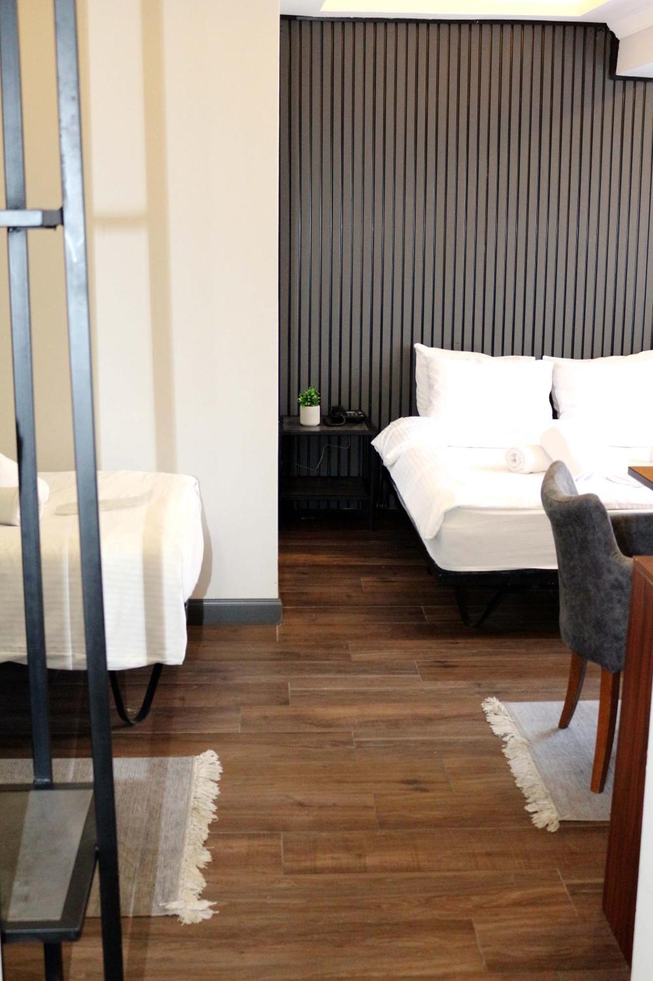Hotel Biglife